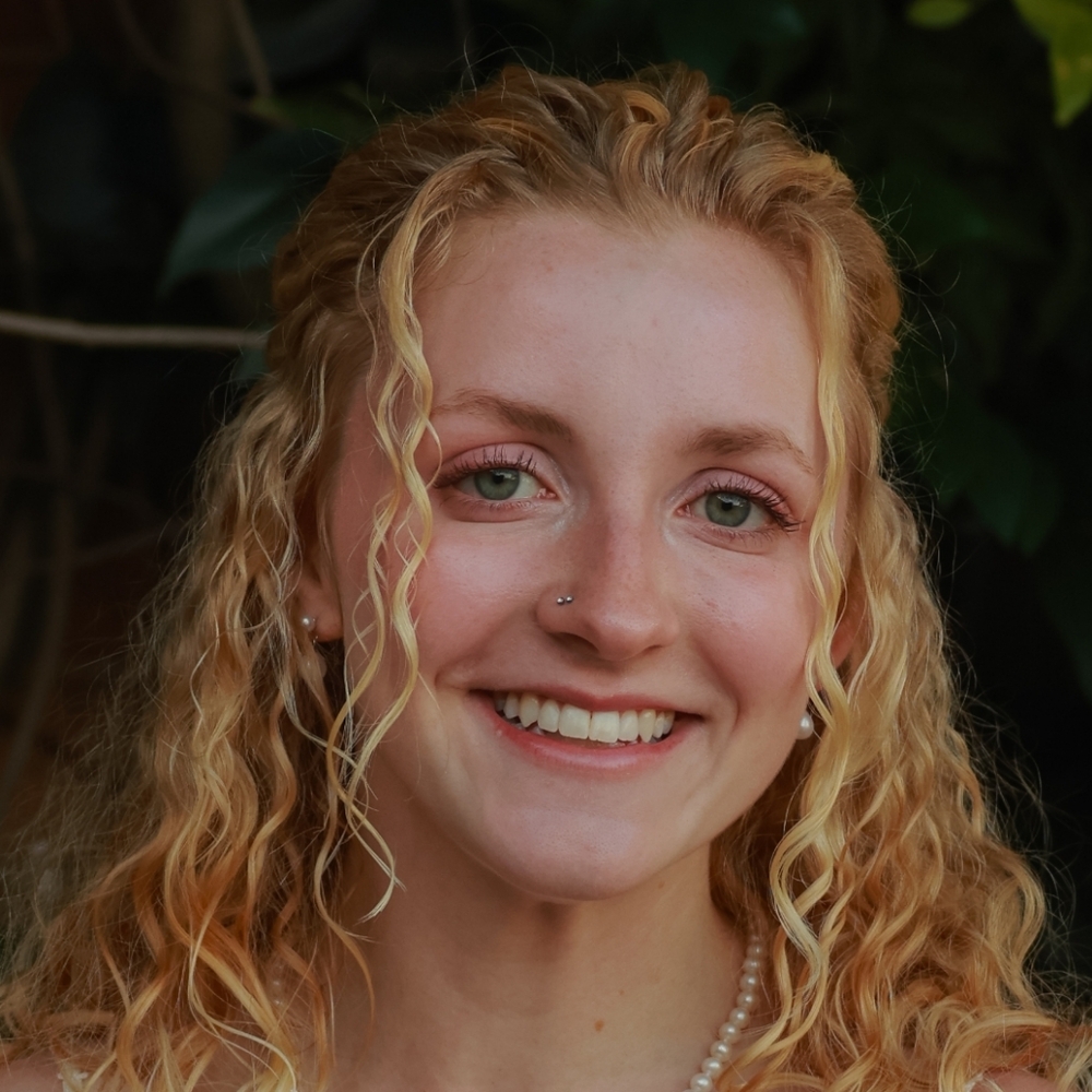 Meet your Posher, Becca